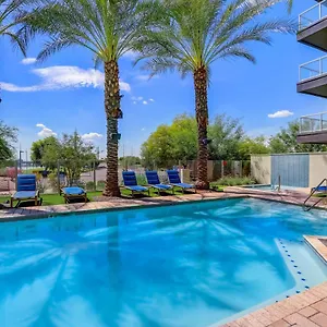 Apartment Frontdesk Vela At Town Apts, Tempe